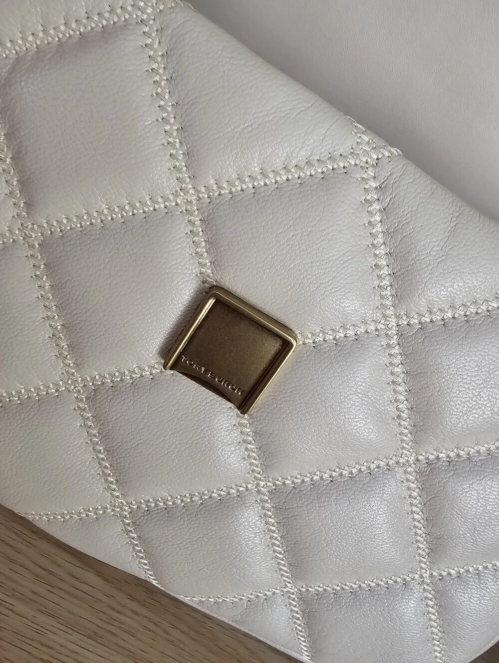 Tory Burch willa shoulder bag .